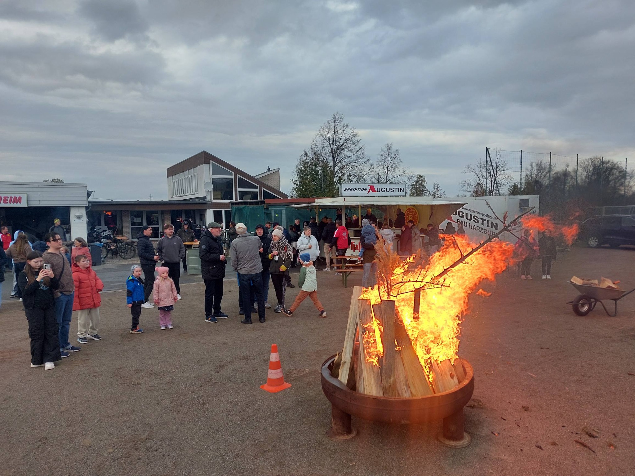 Read more about the article Osterfeuer auf der Sportanlage